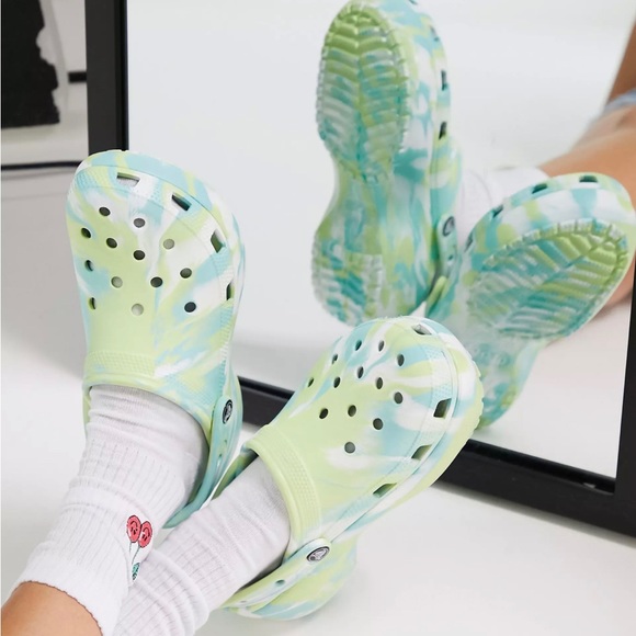 CROCS Shoes Nwt Crocs Classic Platform Clogs In Celery Marble